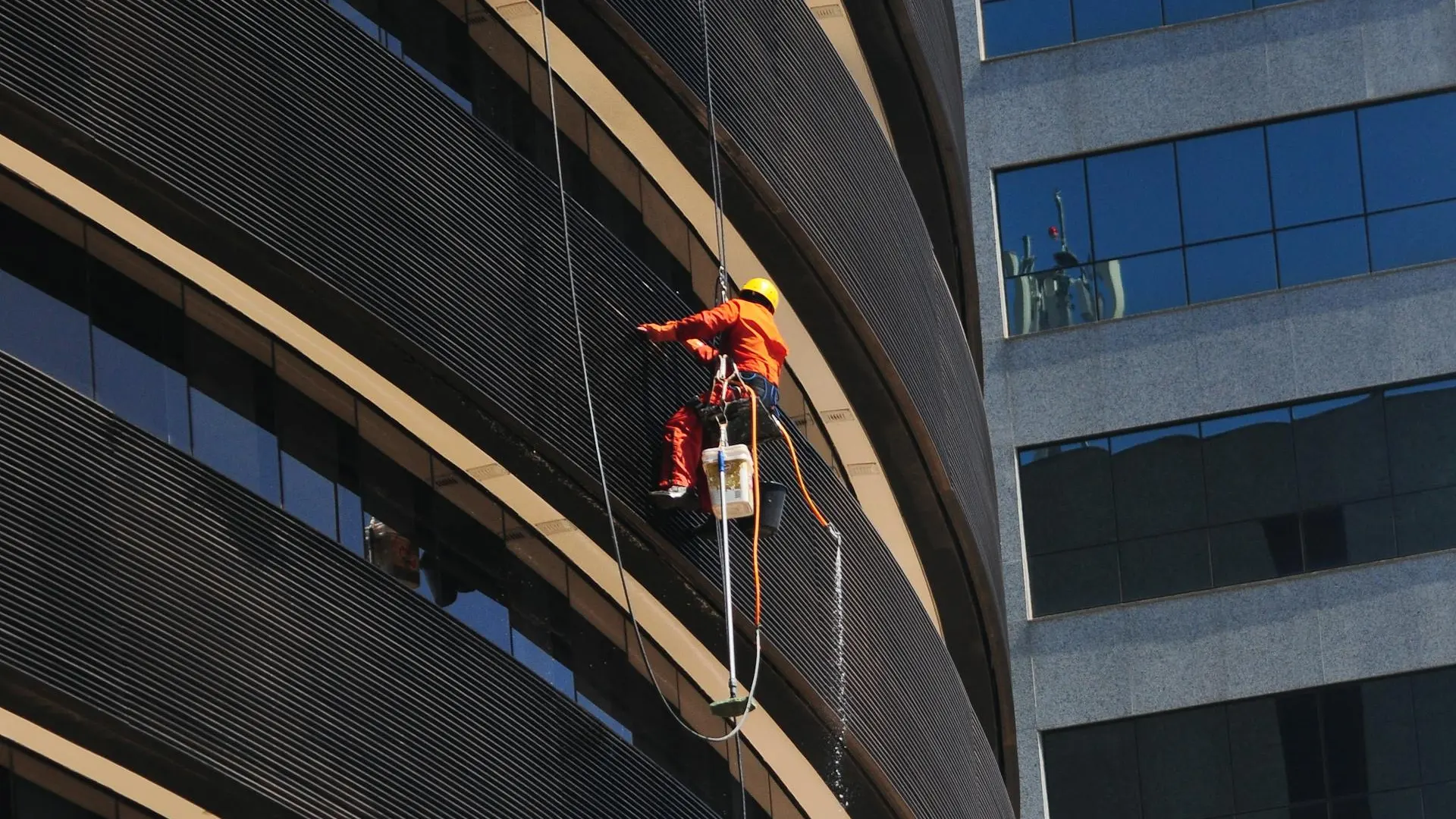 high level glass cleaning